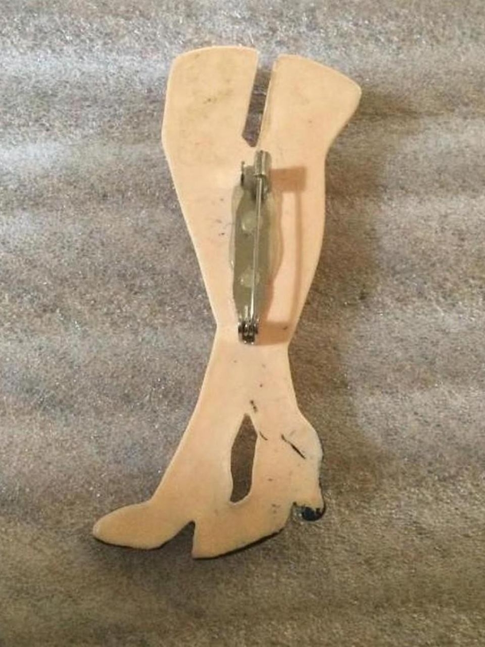 Legs Pin - Picture 2 of 2